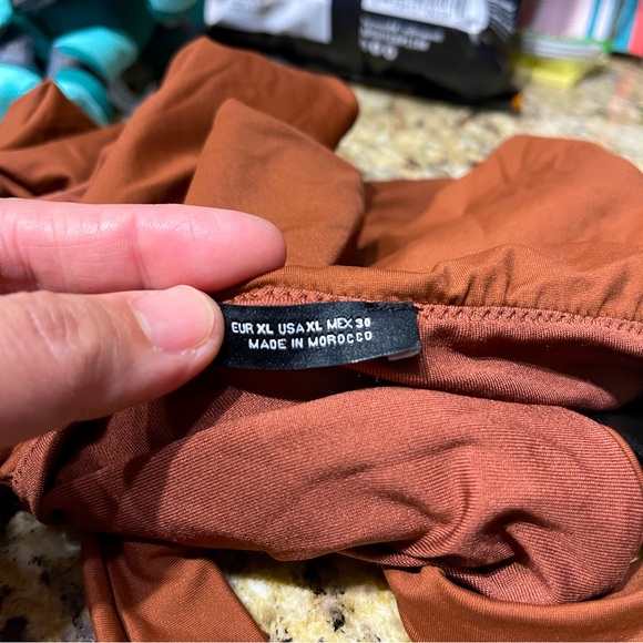 ZARA asymmetric sleeveless tops - Picture 4 of 7